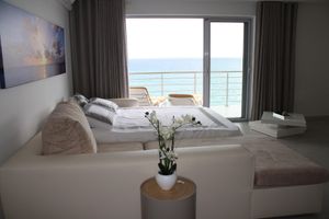 Alquiler Vacacional - REVE DE LA MER. Ocean Front Modern Condo Facing St. Barth.