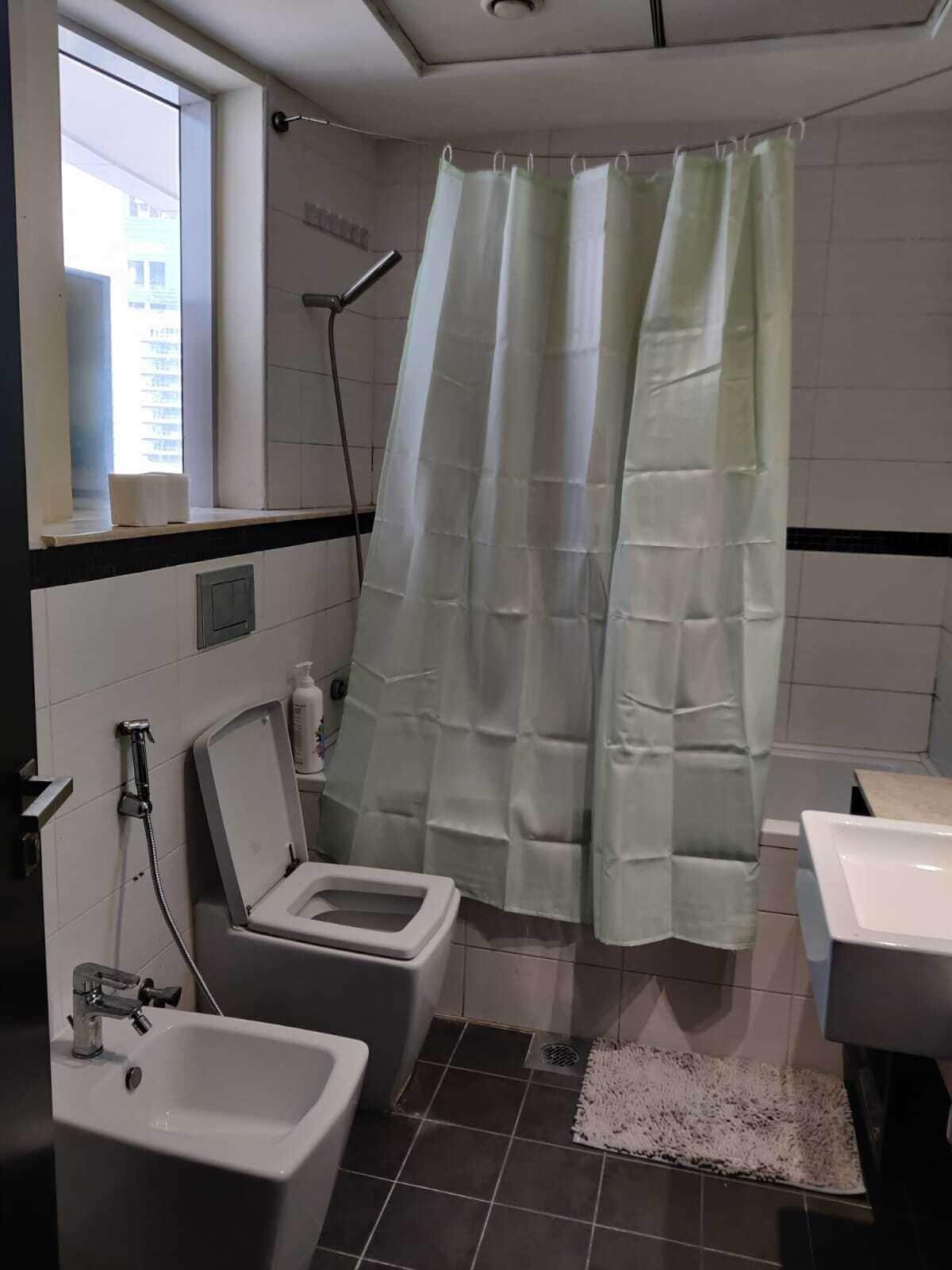 Equipamiento de Habitación Room in Apartment - Master Room In Dubai Marina