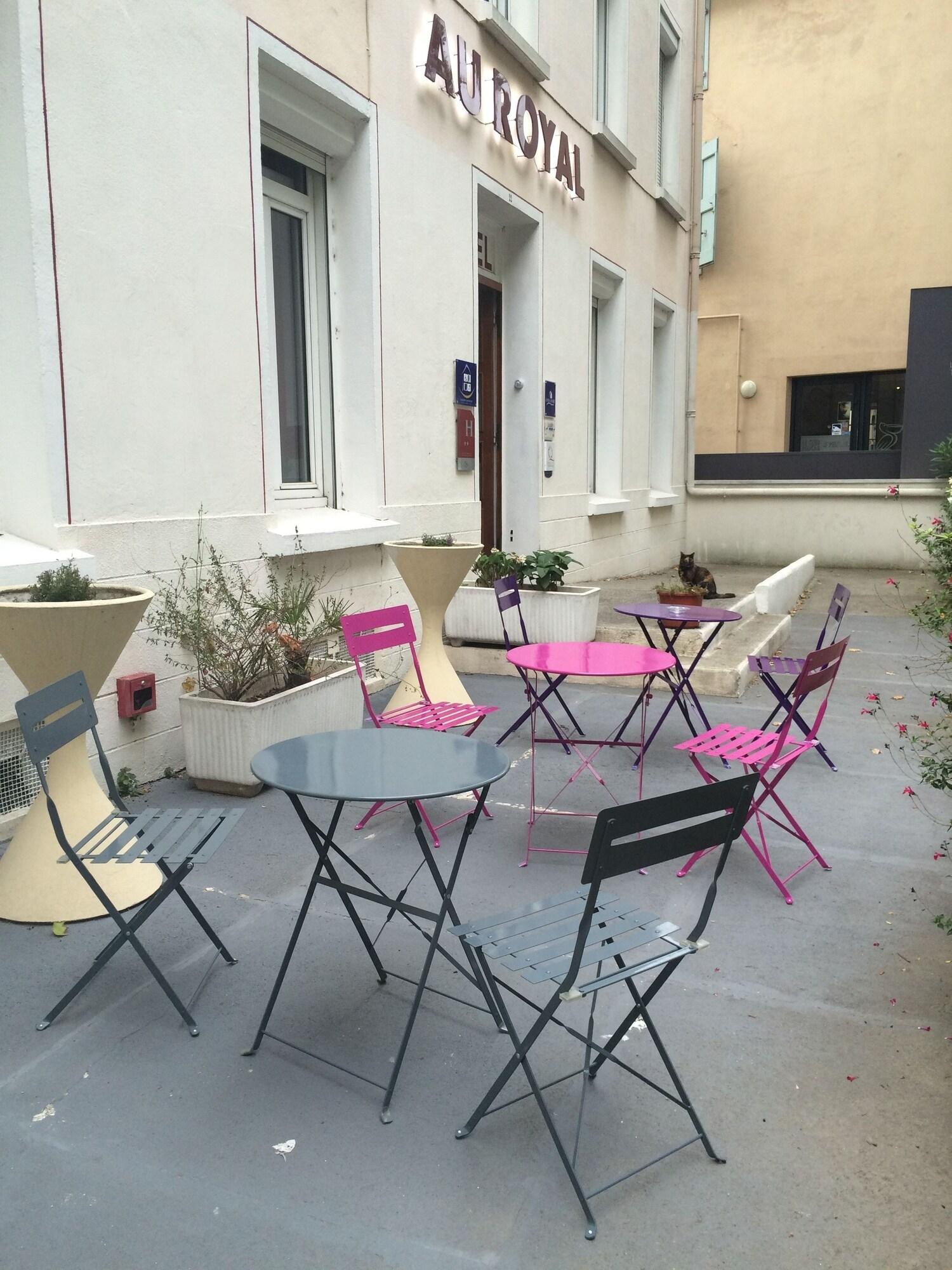Comodidades del Alojamiento Au Royal Hôtel