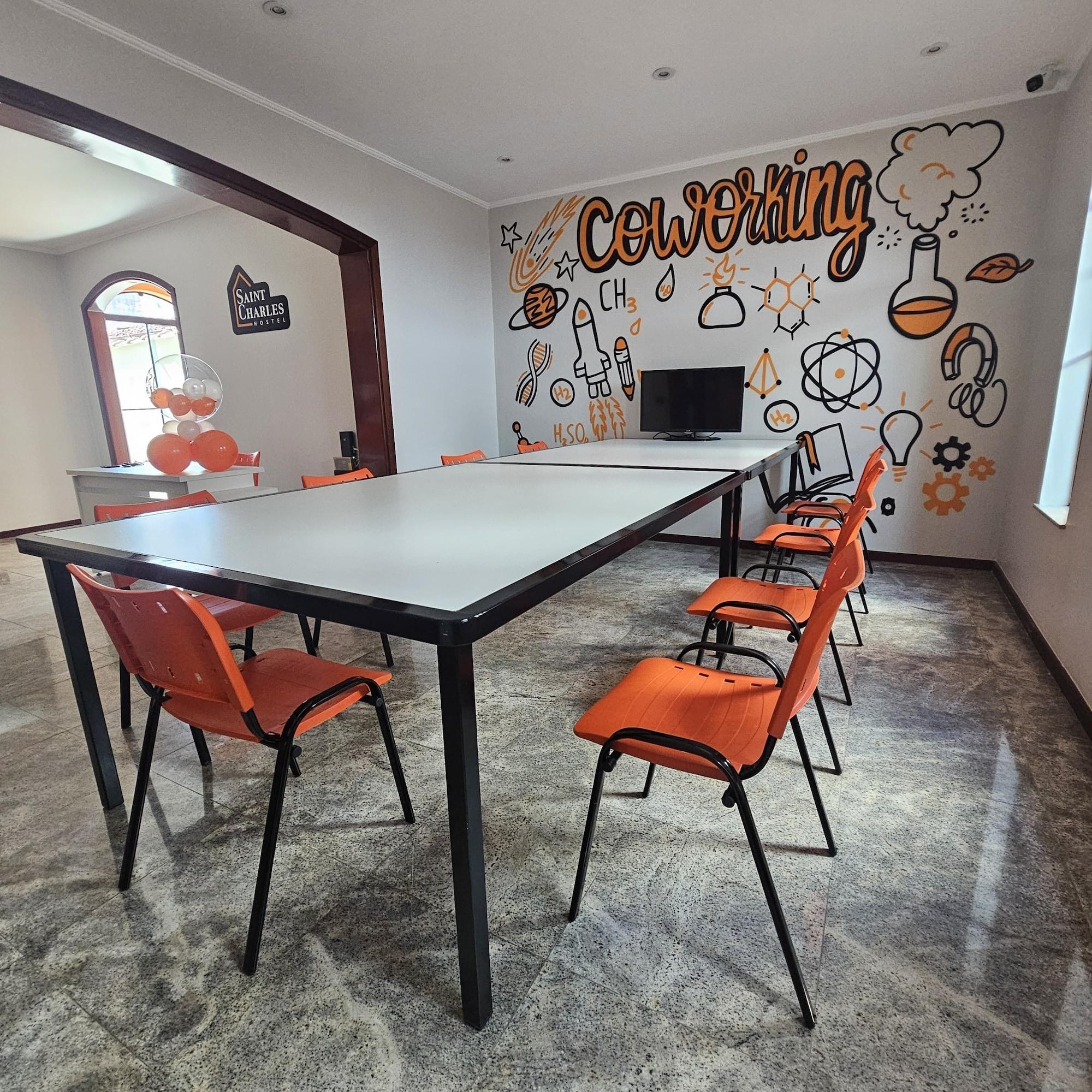 Restaurant Saint Charles Hostel