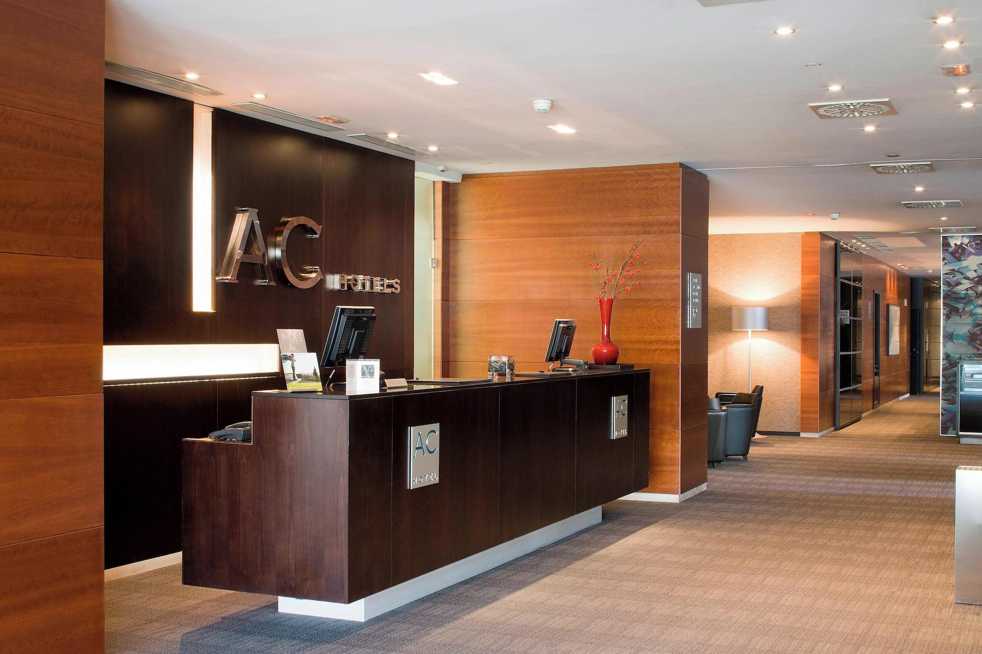 Vista Lobby AC Hotel Murcia by Marriott
