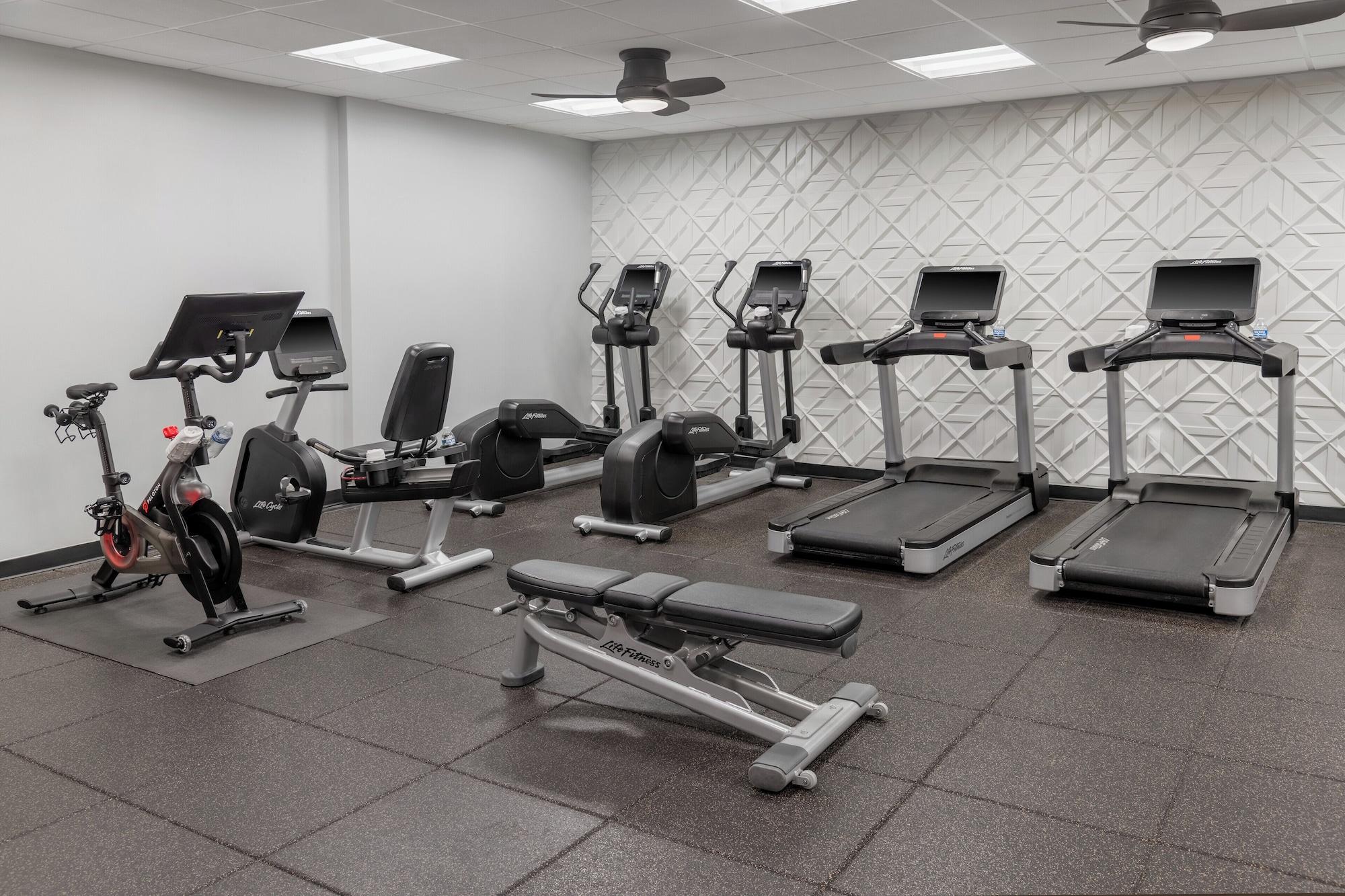 Gimnasio Doubletree by Hilton McLean Tysons