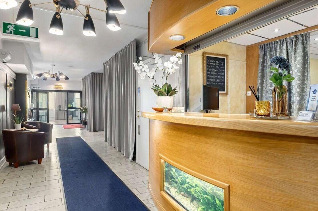 Vista Lobby Centric Hotel