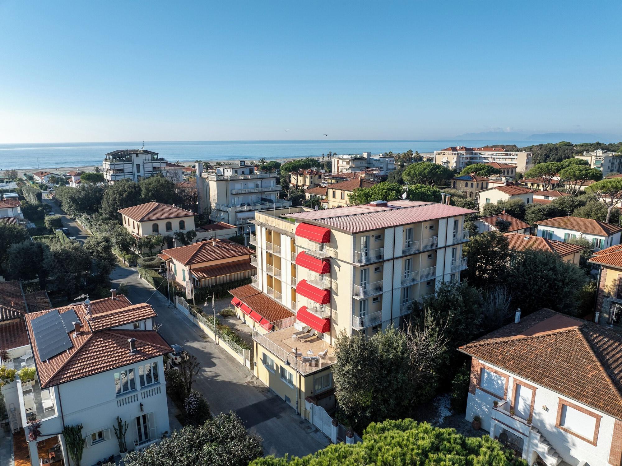 Vista Exterior Hotel Sablé