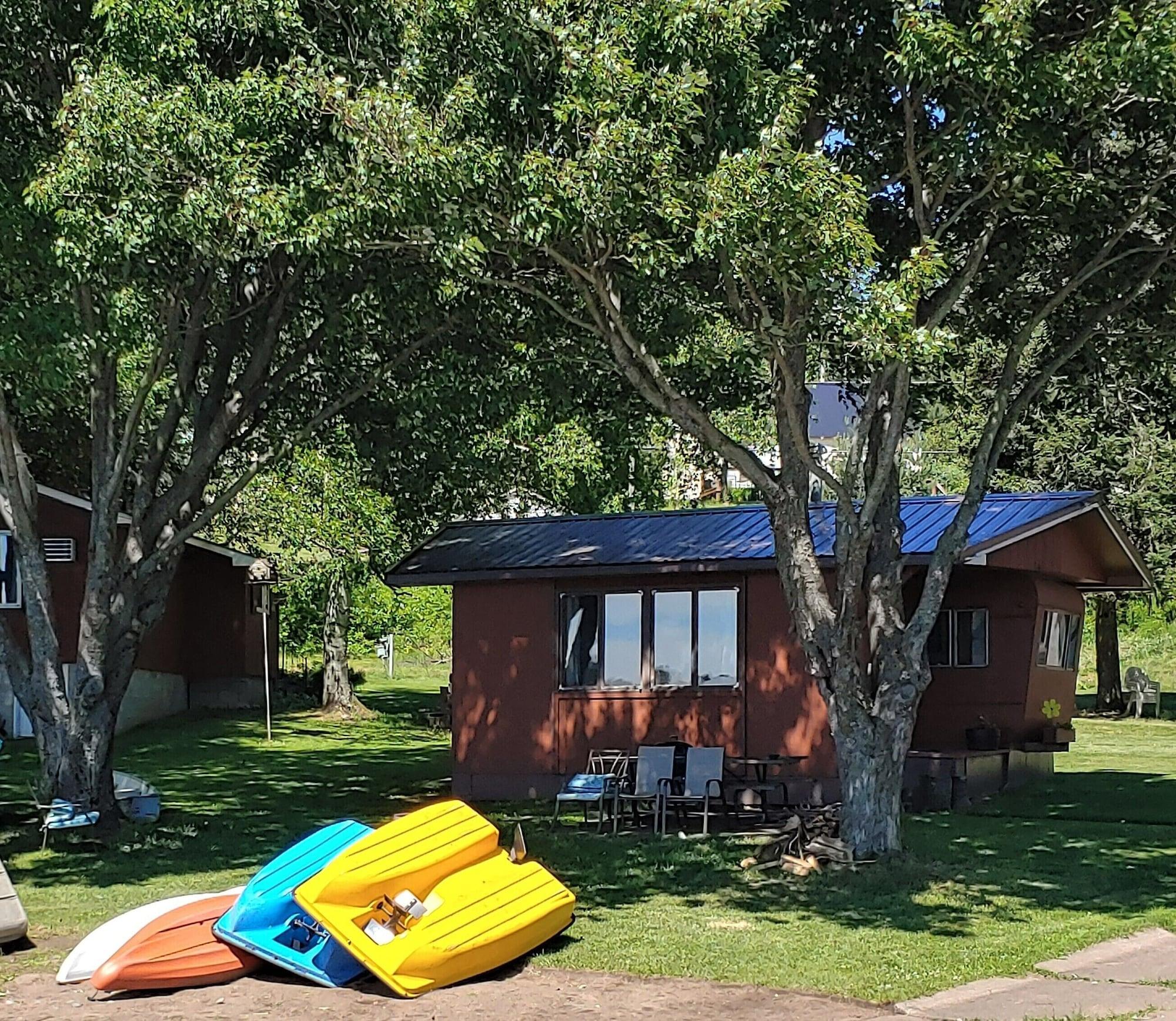 Vista Exterior Lakeshore Motel Ice Lake