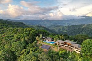 Alojamiento - Lamangata Luxury Surf Resort