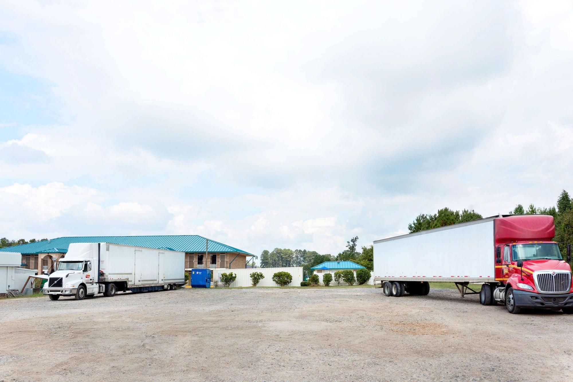 Vista Exterior Days Inn by Wyndham Forest