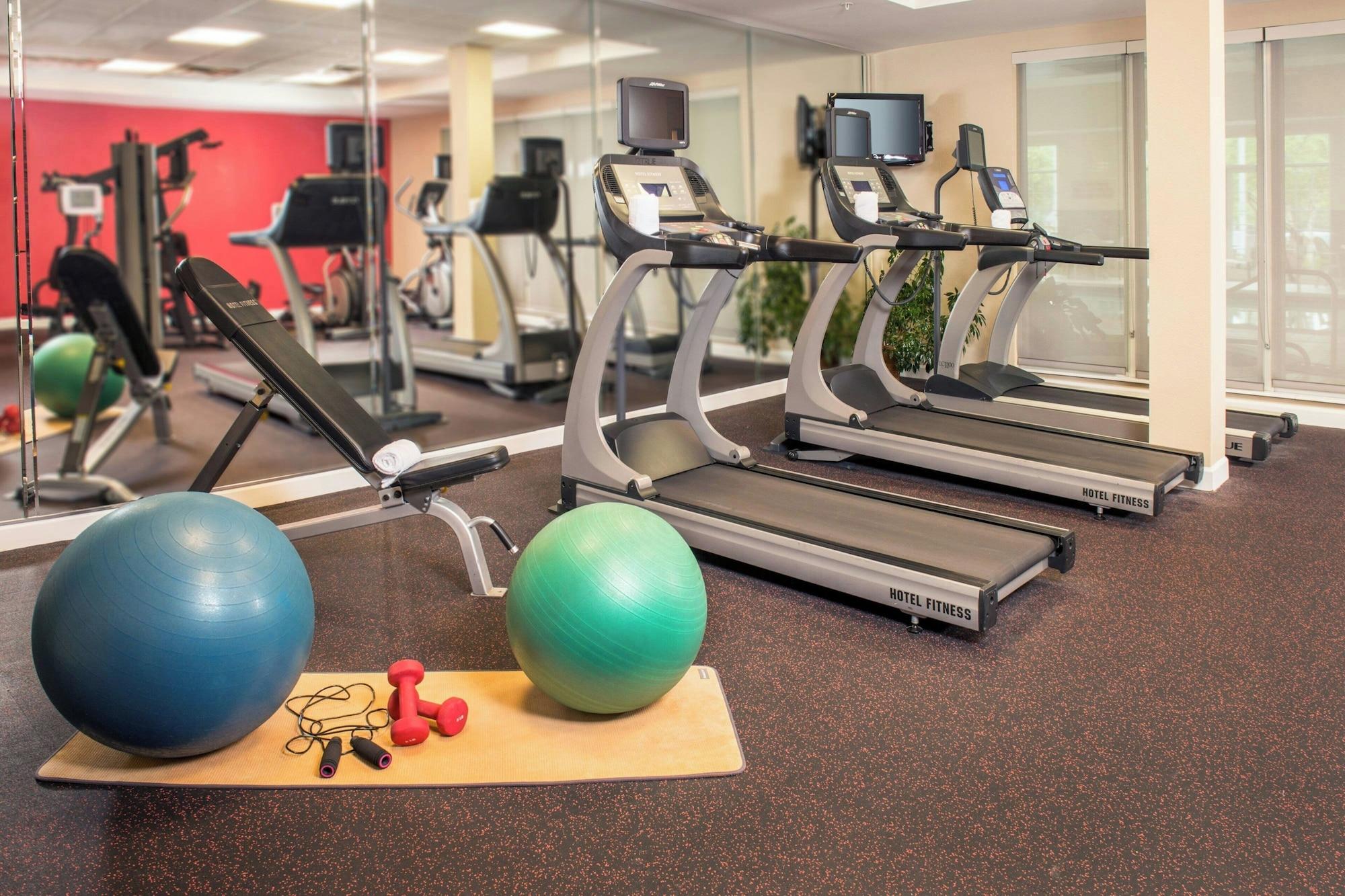 Gimnasio Towneplace Suites by Marriott Clinton at Joint Base Andrews