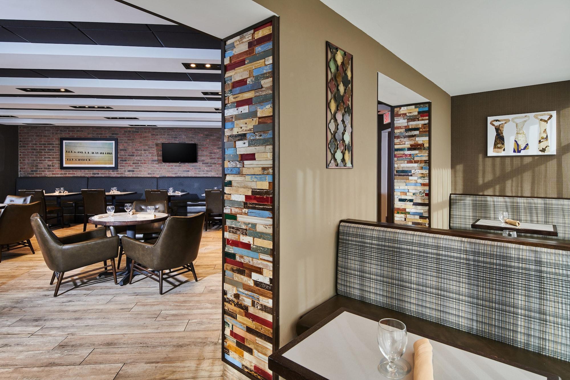 Bar/Salón DoubleTree by Hilton Raleigh Crabtree Valley