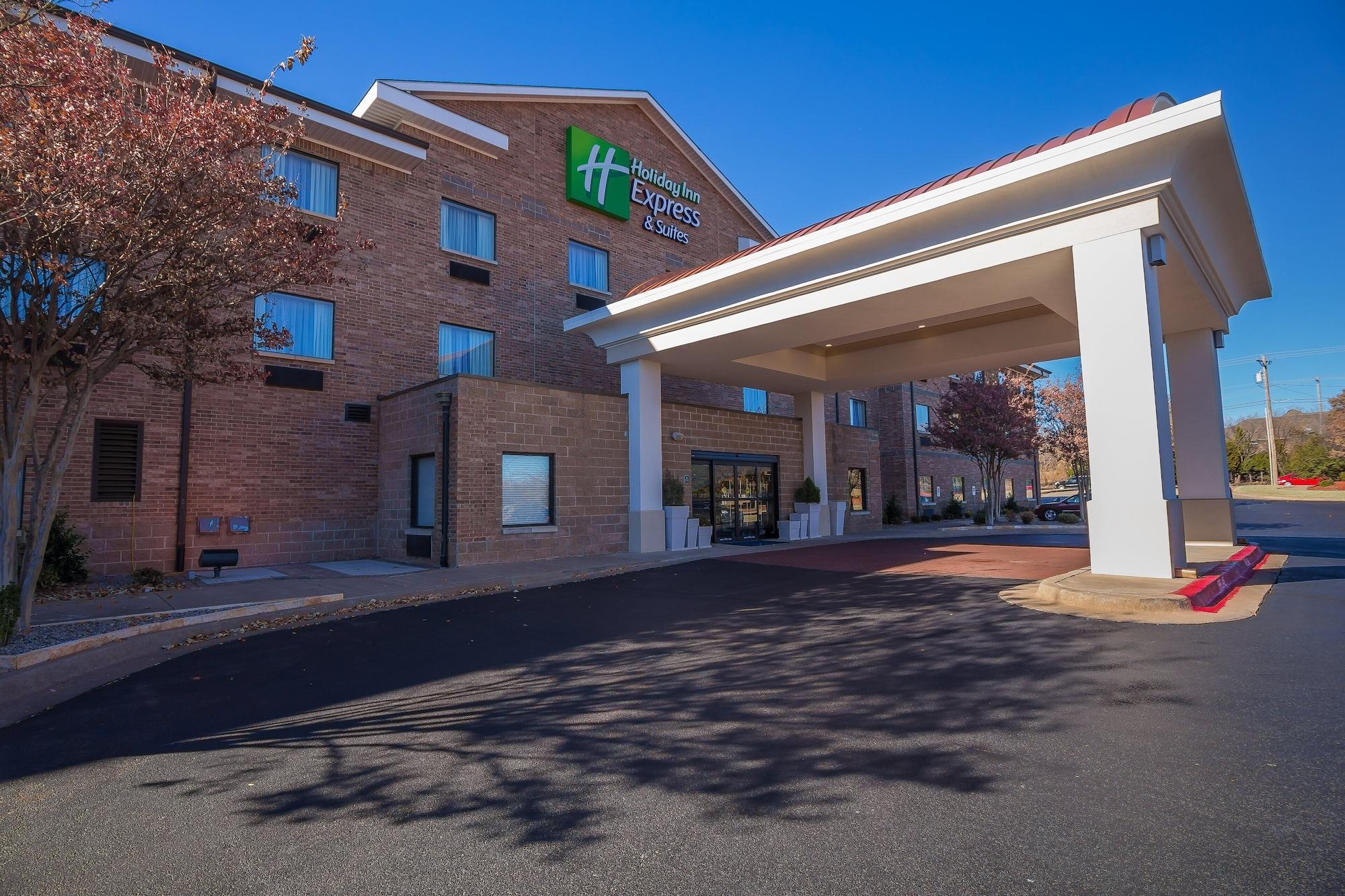Vista Exterior Holiday Inn Express Hotel & Suites Edmond by IHG