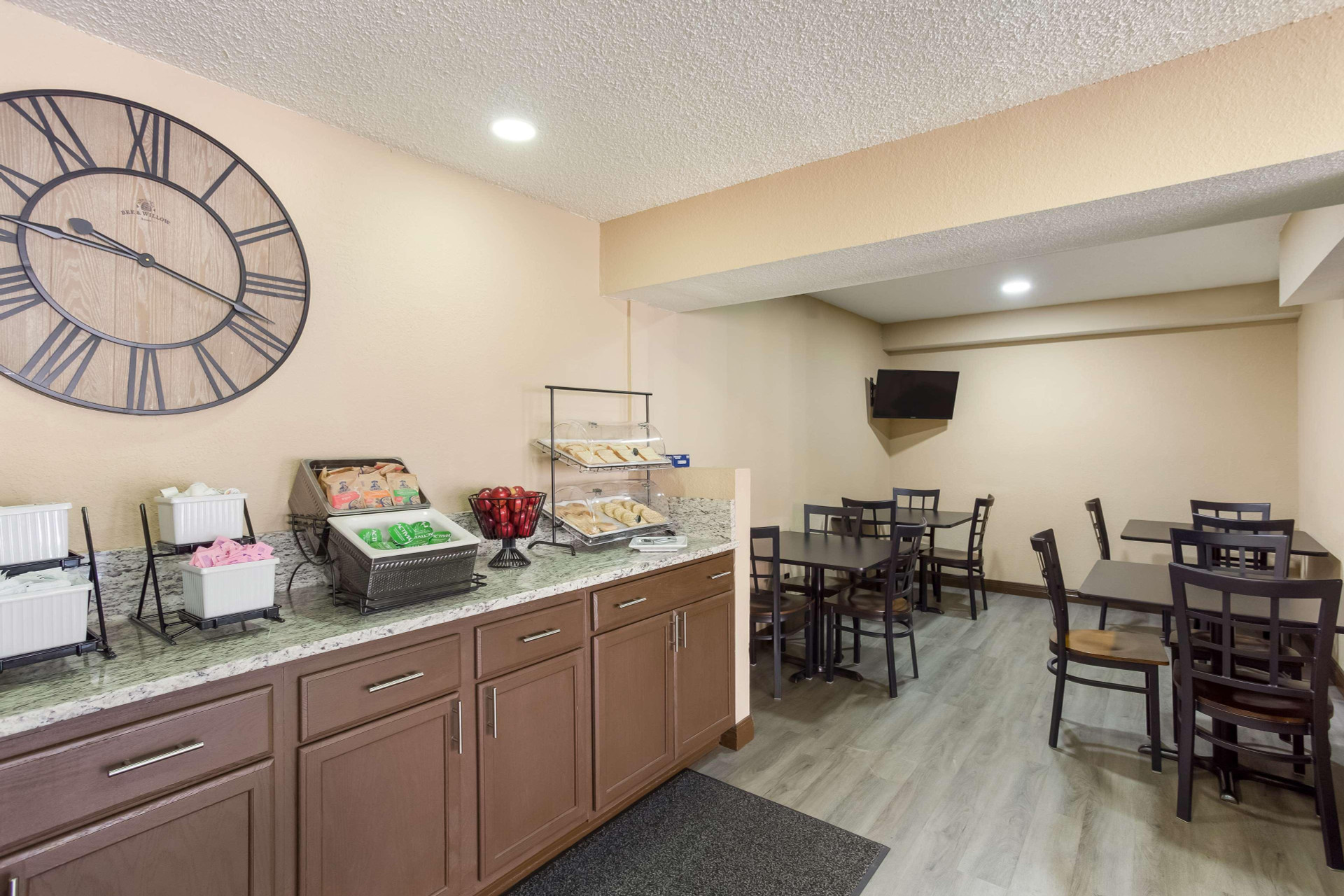 Restaurant SureStay Hotel by Best Western Summersville
