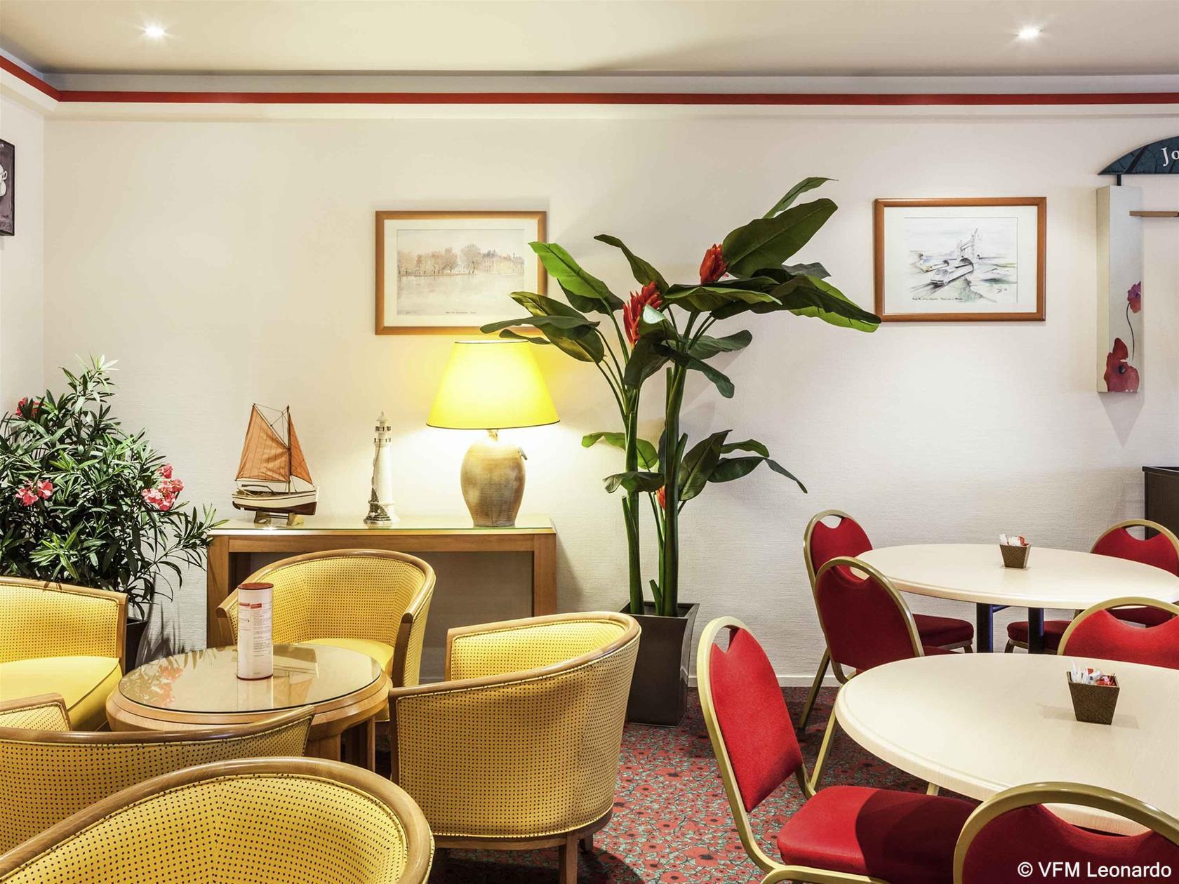 Vista Exterior ibis Chatellerault