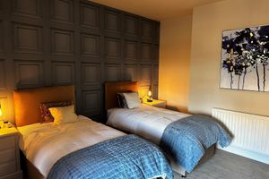 Alquiler Vacacional - Moon House 2 bed 2 Bathroom (sleeps 4). Crewe Town Centre House. With Sky TV