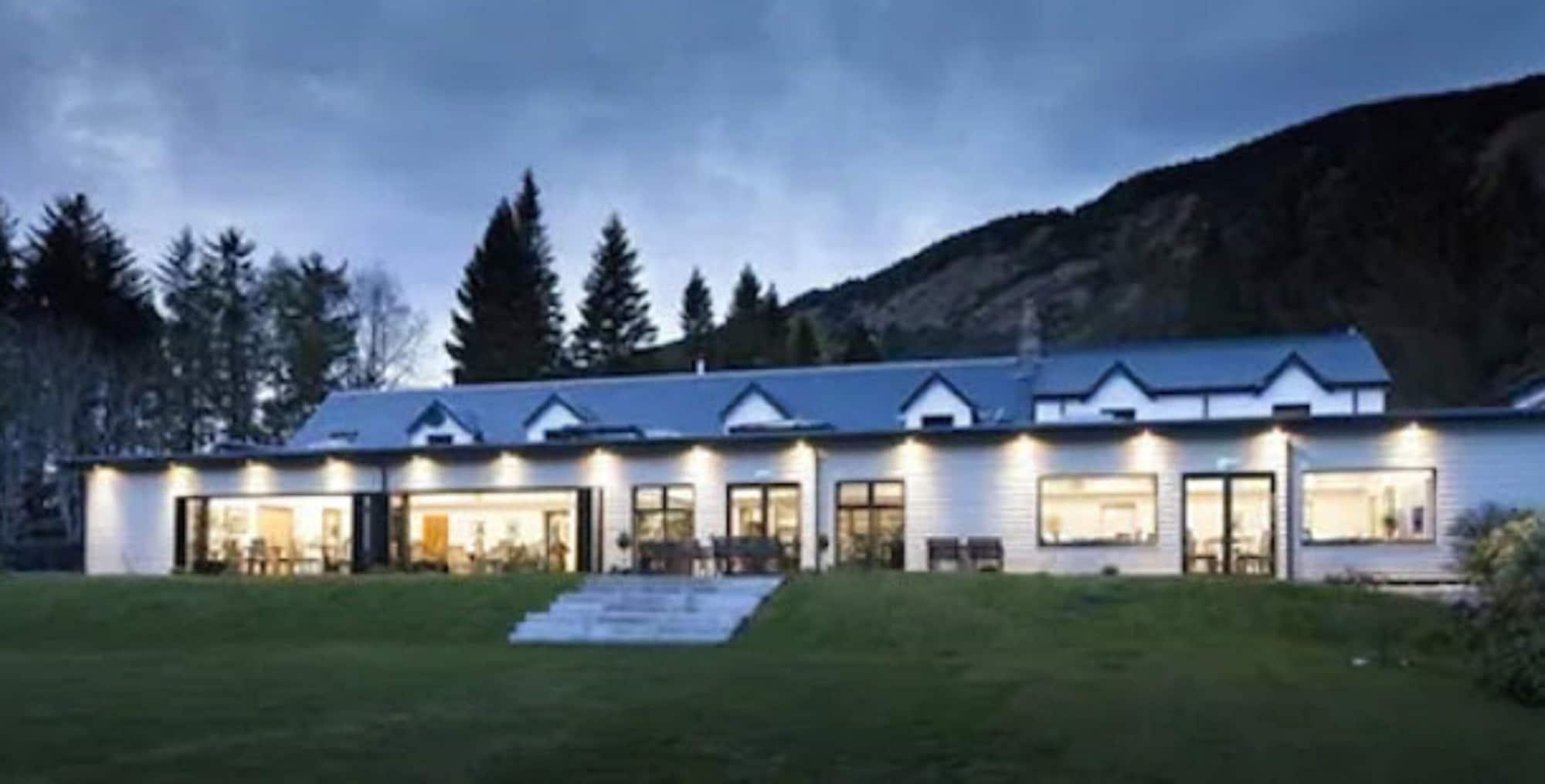 Varios Brander Lodge Hotel