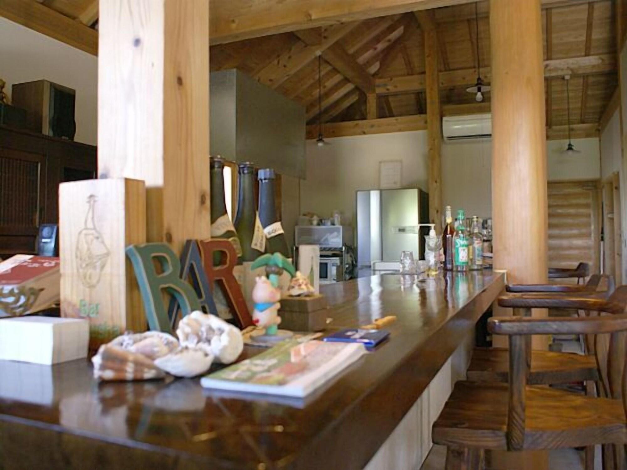 Bar/Salón Sukabura Inn