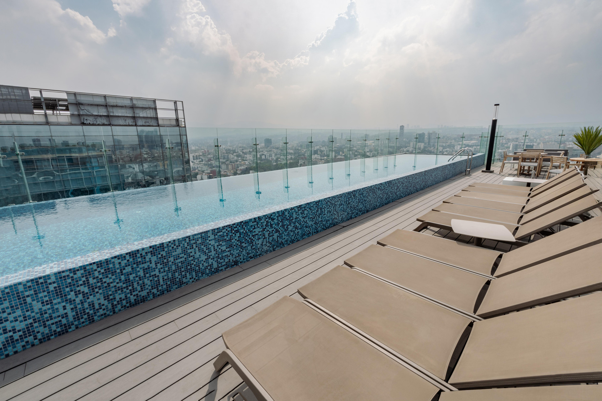 Vista Piscina SUITE 2006