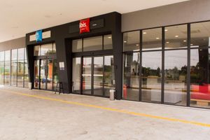 Alojamiento - Ibis Lorena