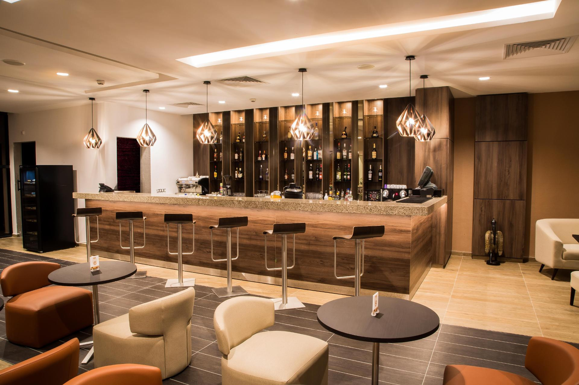 Bar/Salón Azalai Hotel Abidjan
