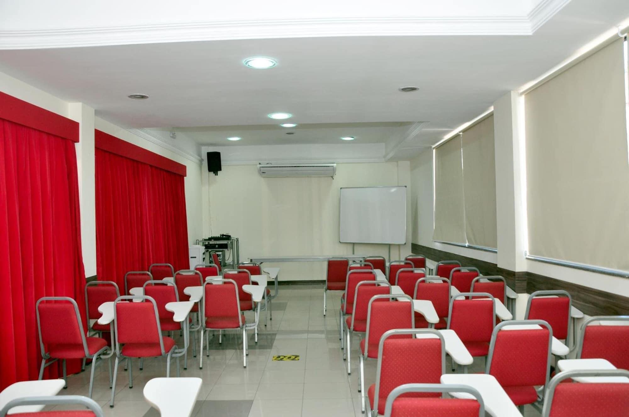 Sala de Reuniones Machado's Plaza Hotel