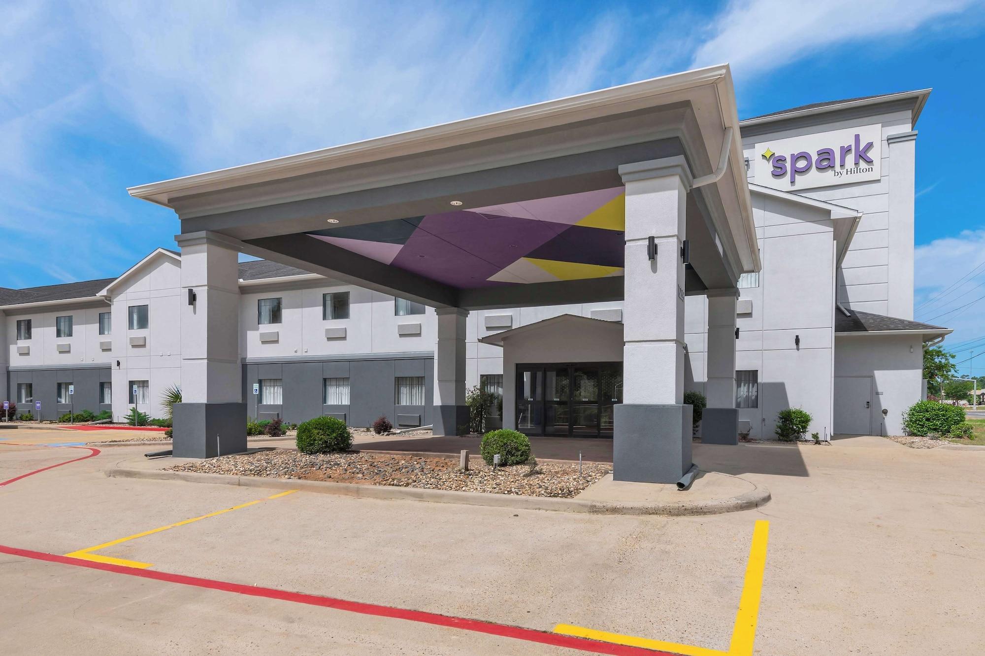 Vista Exterior Spark by Hilton Mansfield