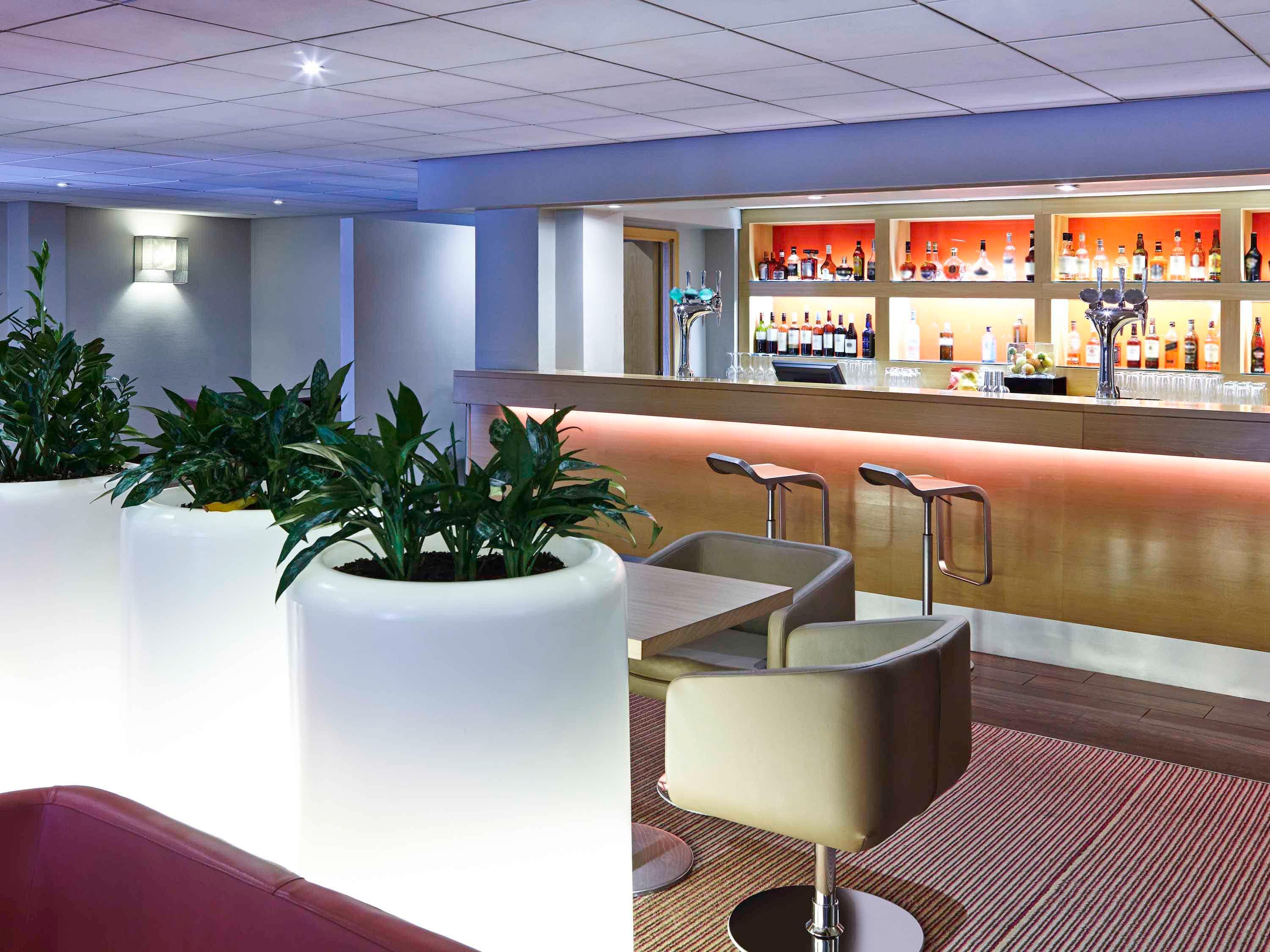 Bar/Salón Novotel Wolverhampton