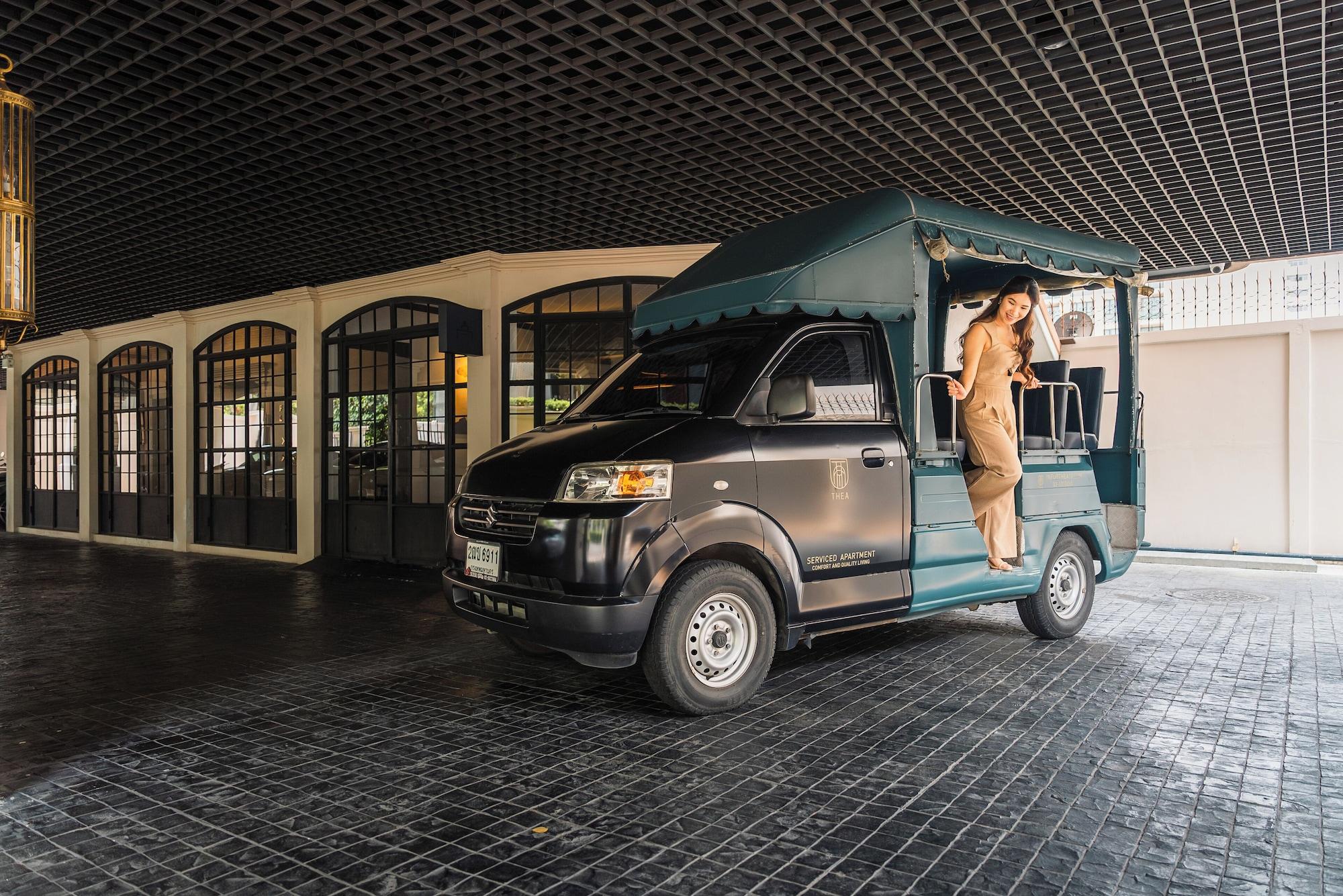 Vista Exterior THEA Private Suites by TH District