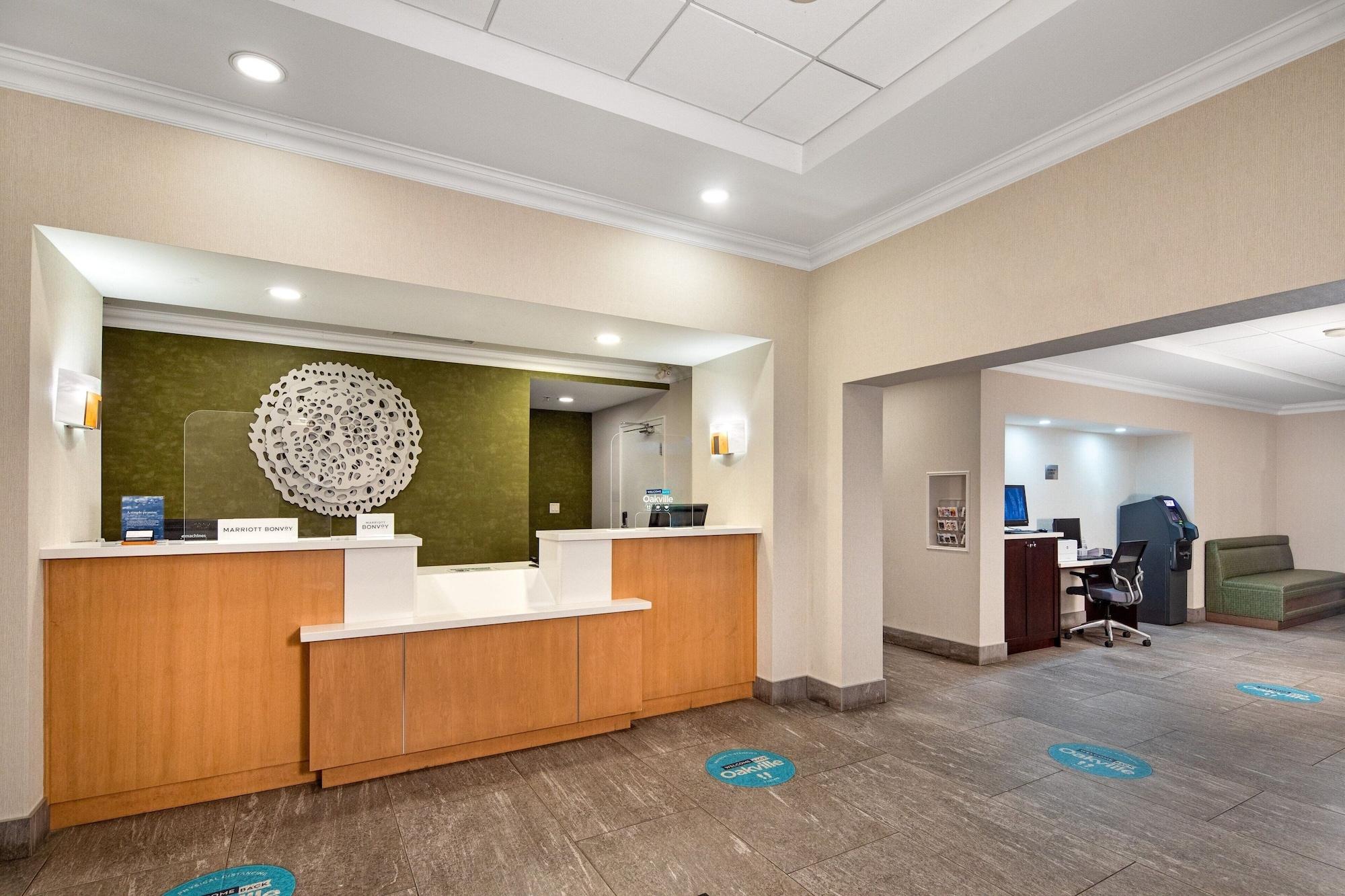 Varios Fairfield Inn by Marriott Toronto Oakville