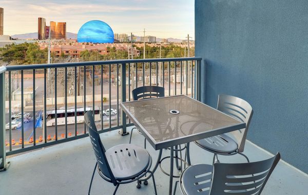 Sphere View, Near Dining & Nightlife: Luxe Condo - Hoteles pet friendly en Las Vegas, Nevada