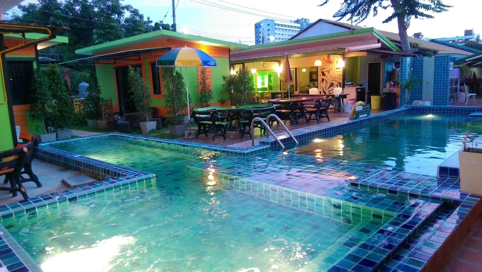 Varios BB House Beach Residences