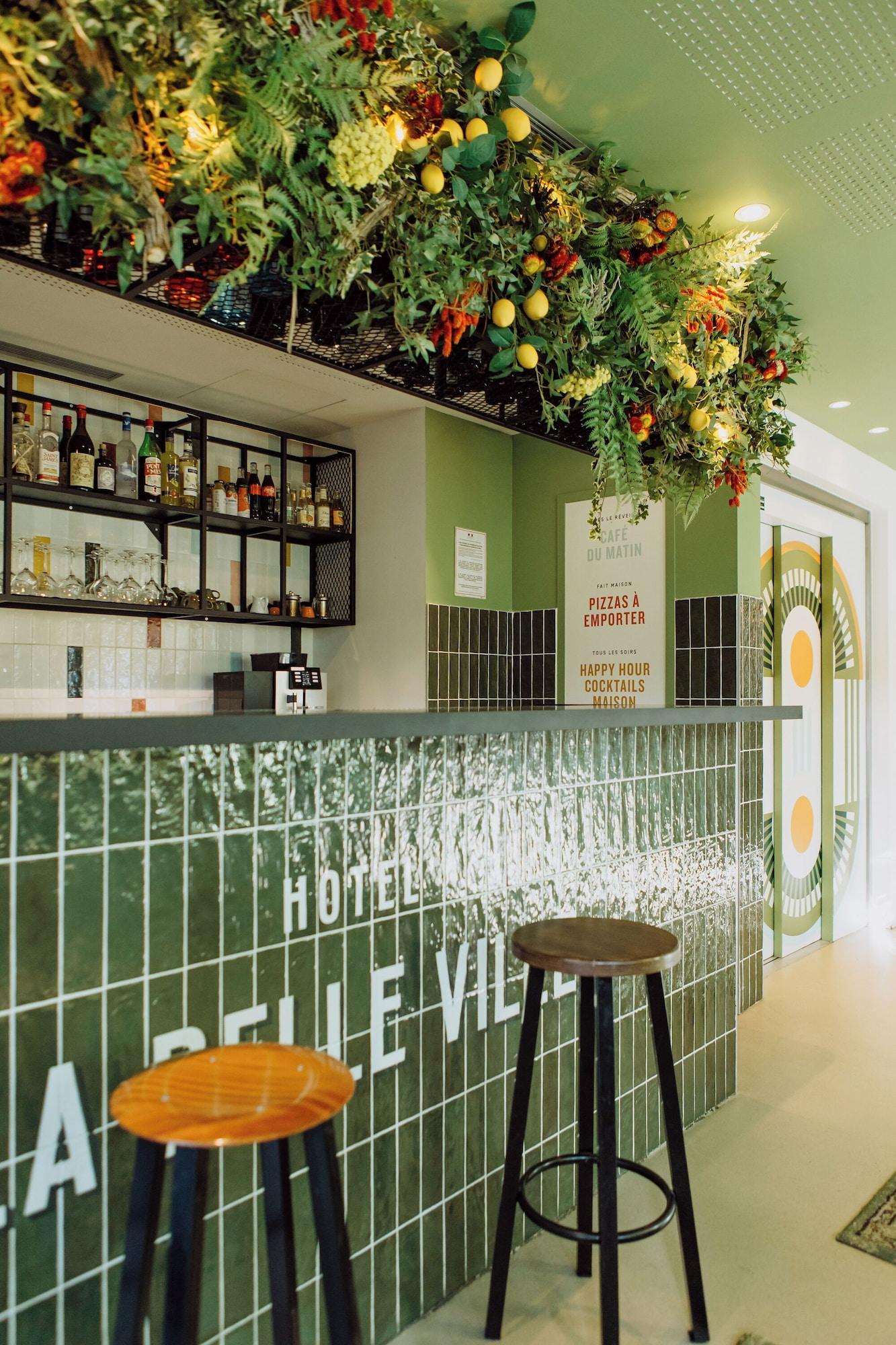 Bar/Salón La Belle Ville