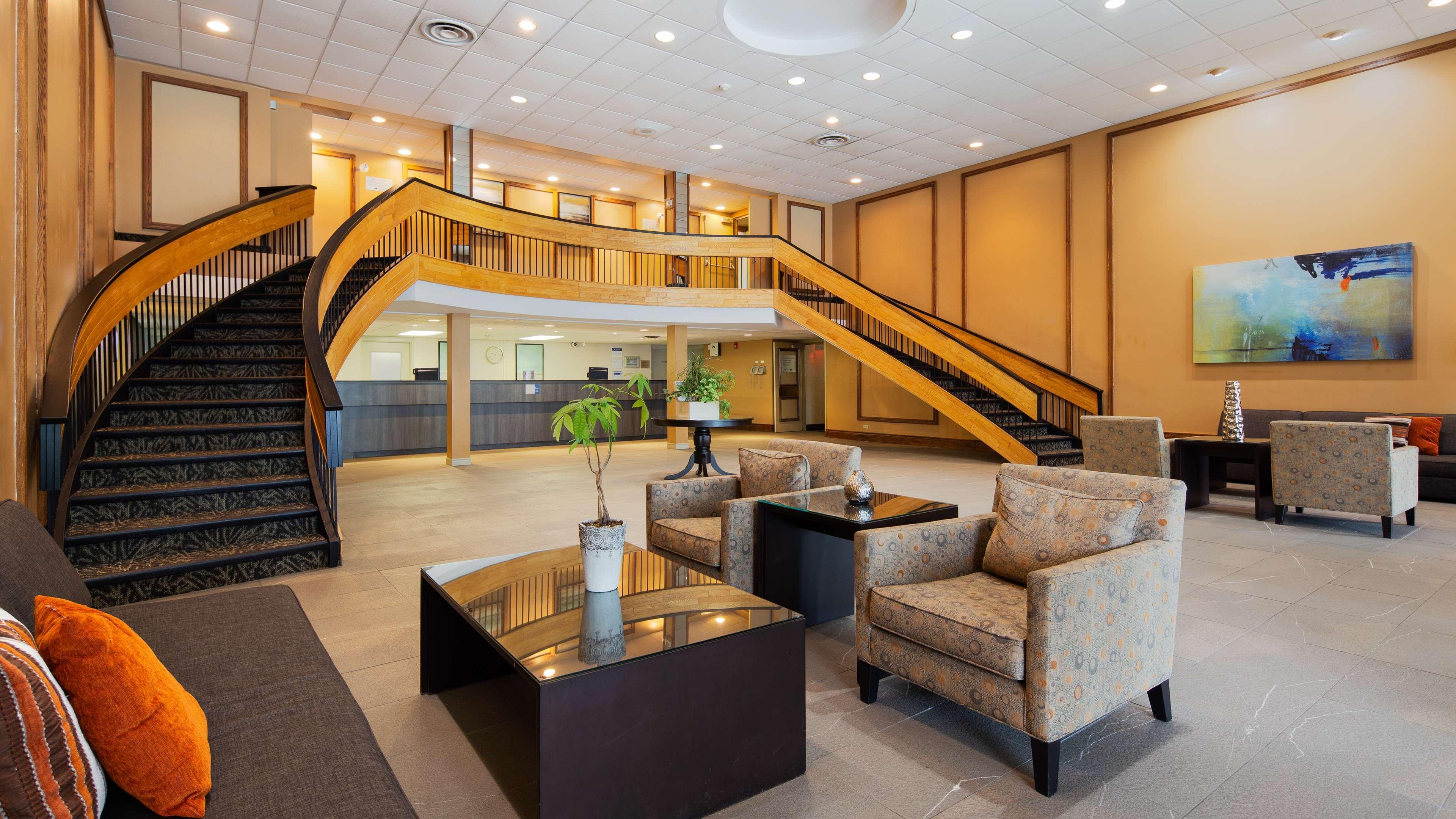 Vista Lobby Best Western North Bay Hotel & Conference Centre