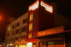 Alojamiento - Super 8 Hotel @ Georgetown