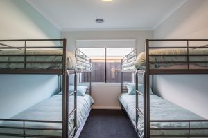 Alquiler Vacacional - Hillside Paradise Torquay - Sleeps 17 - Strictly Families