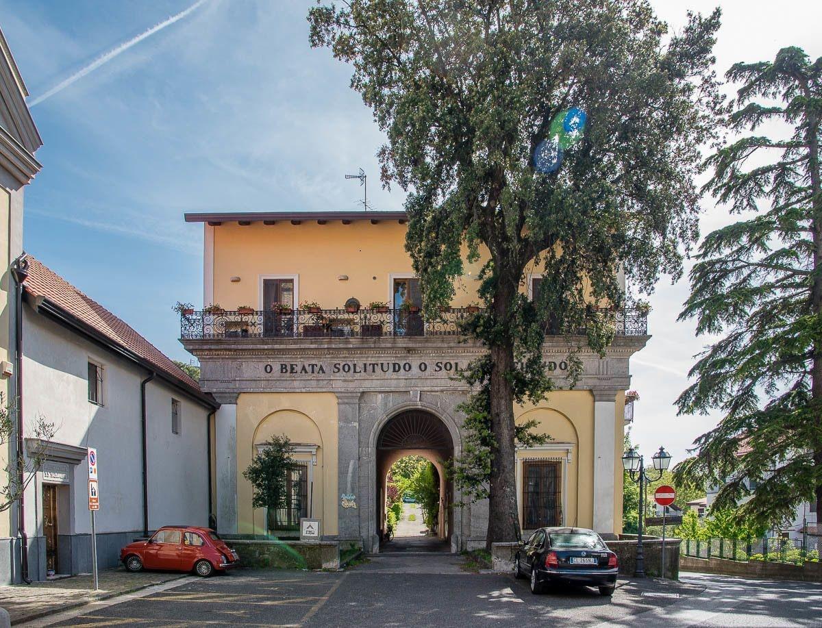 Varios Ostello Beata Solitudo
