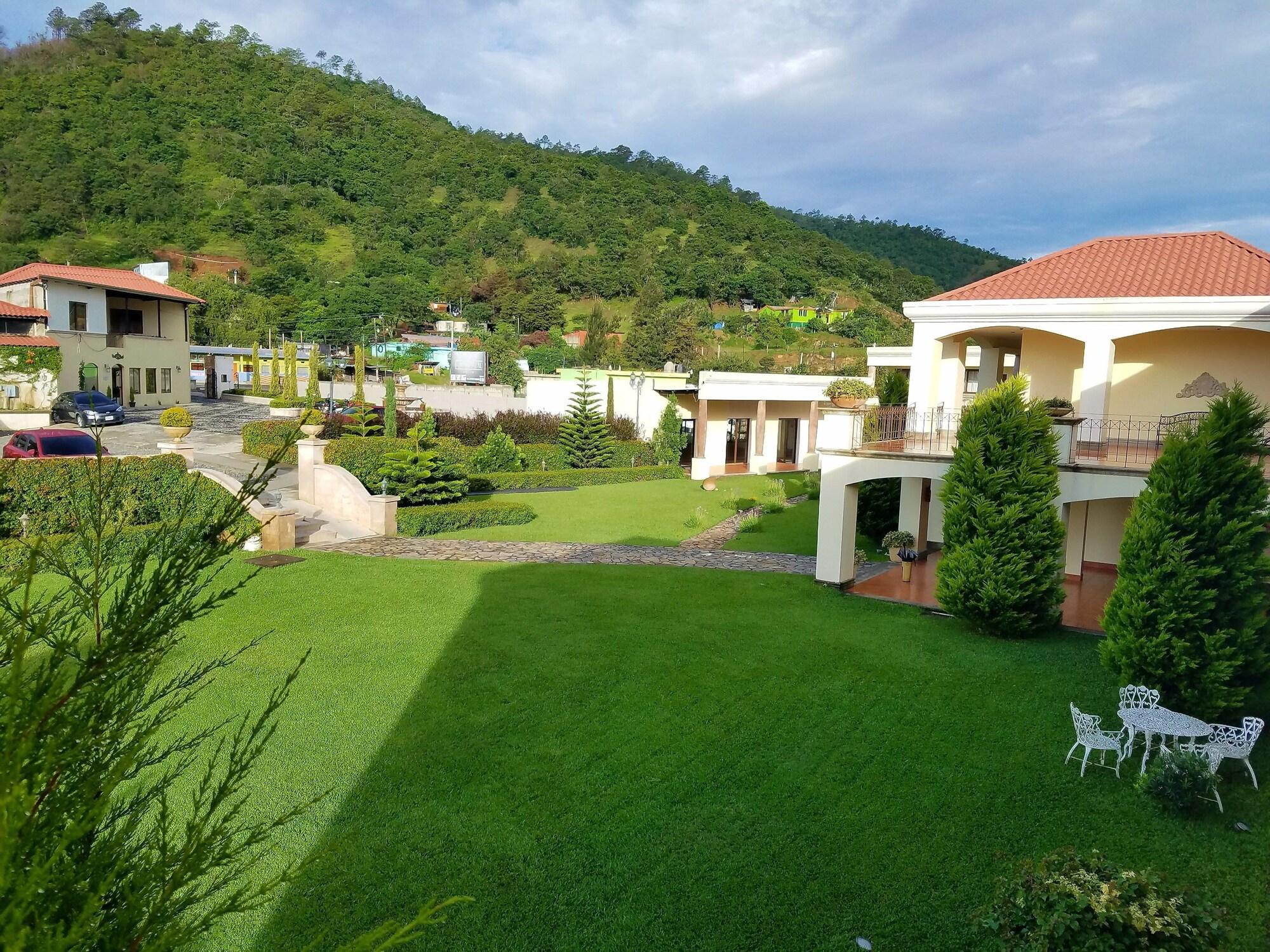 Varios Fuente Real Hotel