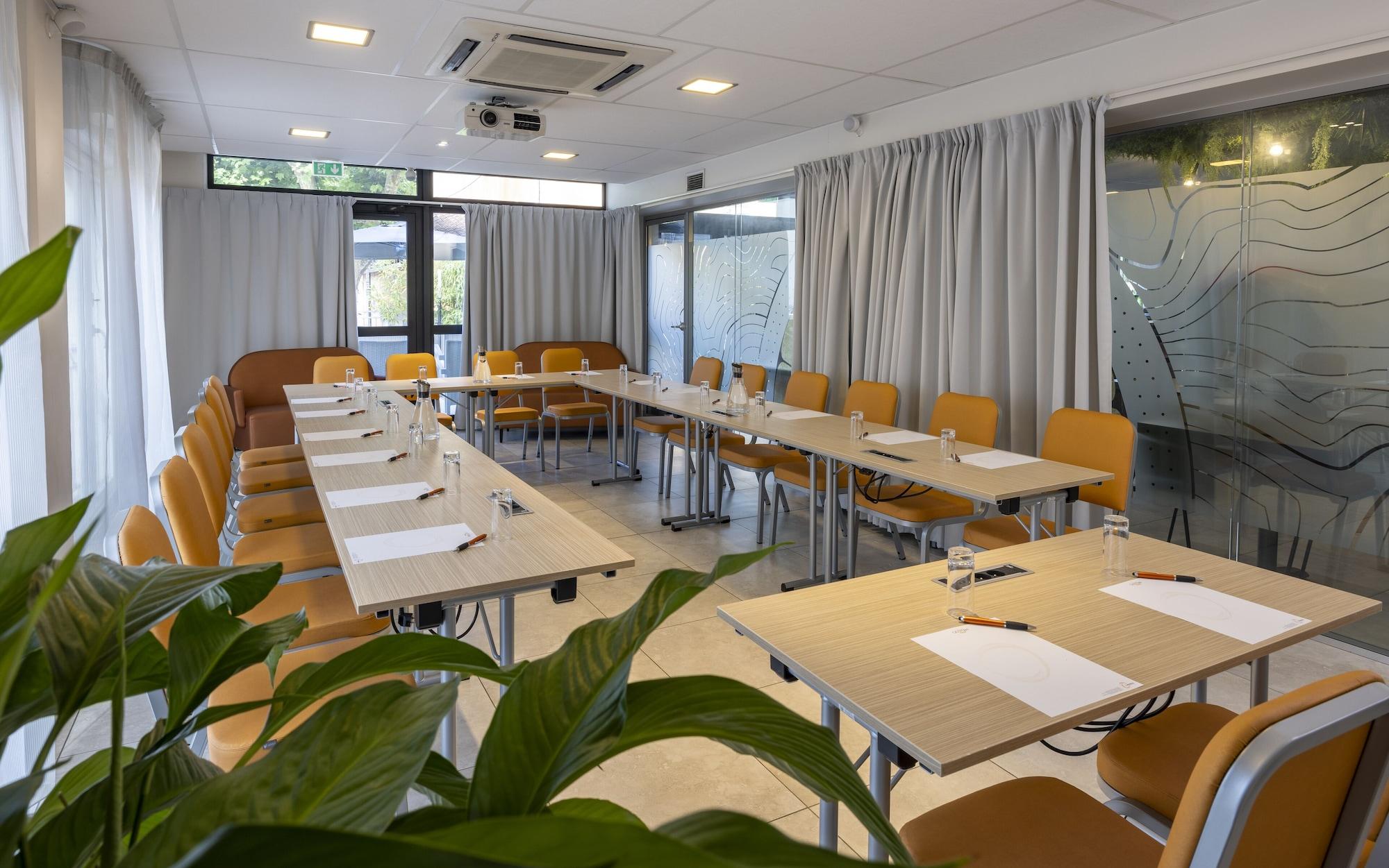 Vista Lobby The Originals Boutique, Hôtel l'Occitan, Aubagne Nord