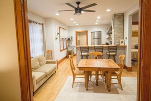 Alquiler Vacacional - Entire House with a hot tub within a block to Frankenmuth's Main street.