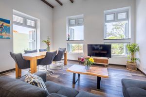 Renta temporal - Sunshine Magnificently Bright 2BR Top City Centre Townhouse