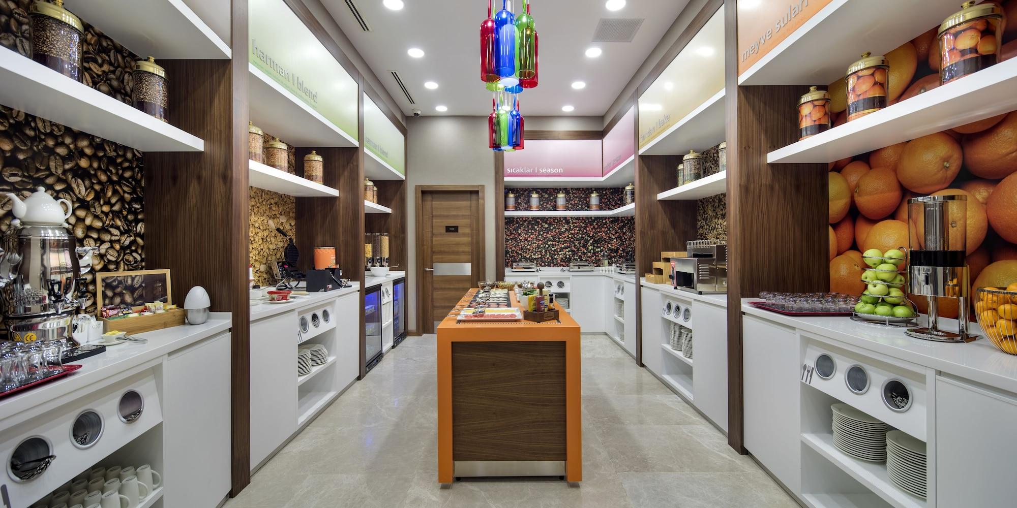 Restaurant Hampton by Hilton Istanbul Atakoy