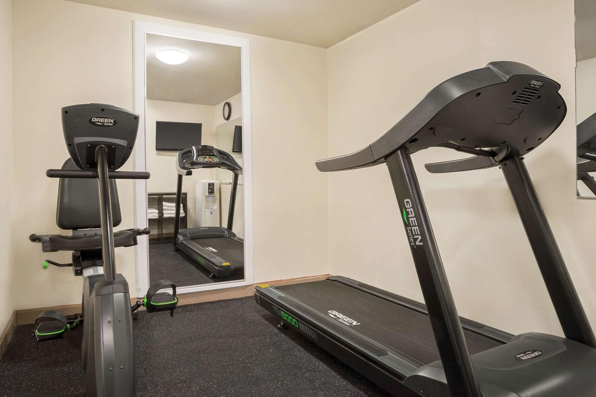 Gimnasio Belmont Inn & Suites