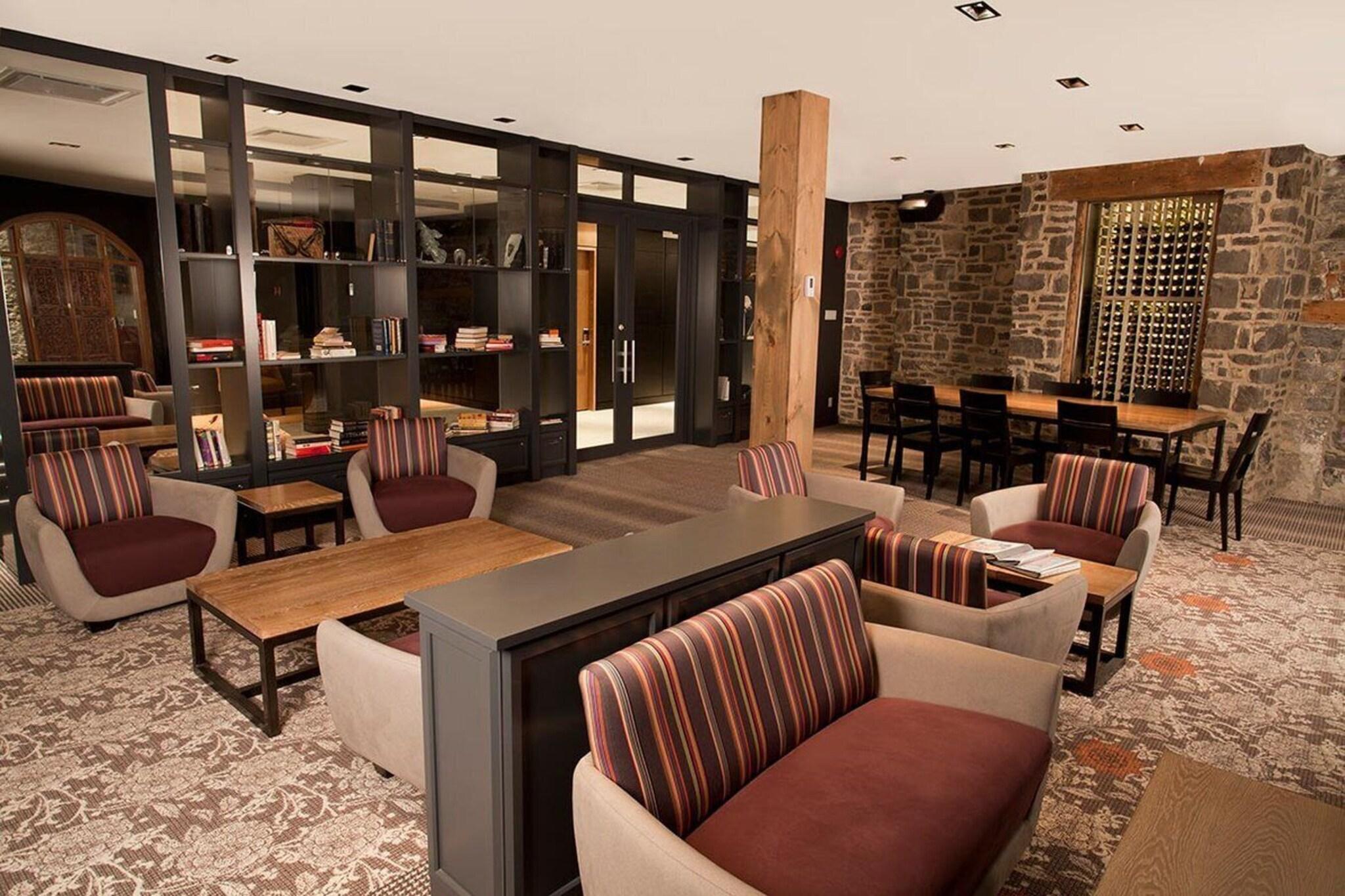 Bar/Salón Hotel Du Vieux Quebec