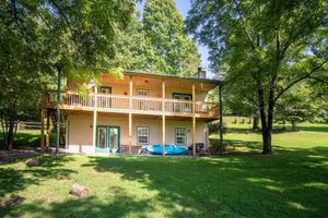 Alquiler Vacacional - Lakeside Serenity: Lakefront-Pool Table- 4X4 Needed