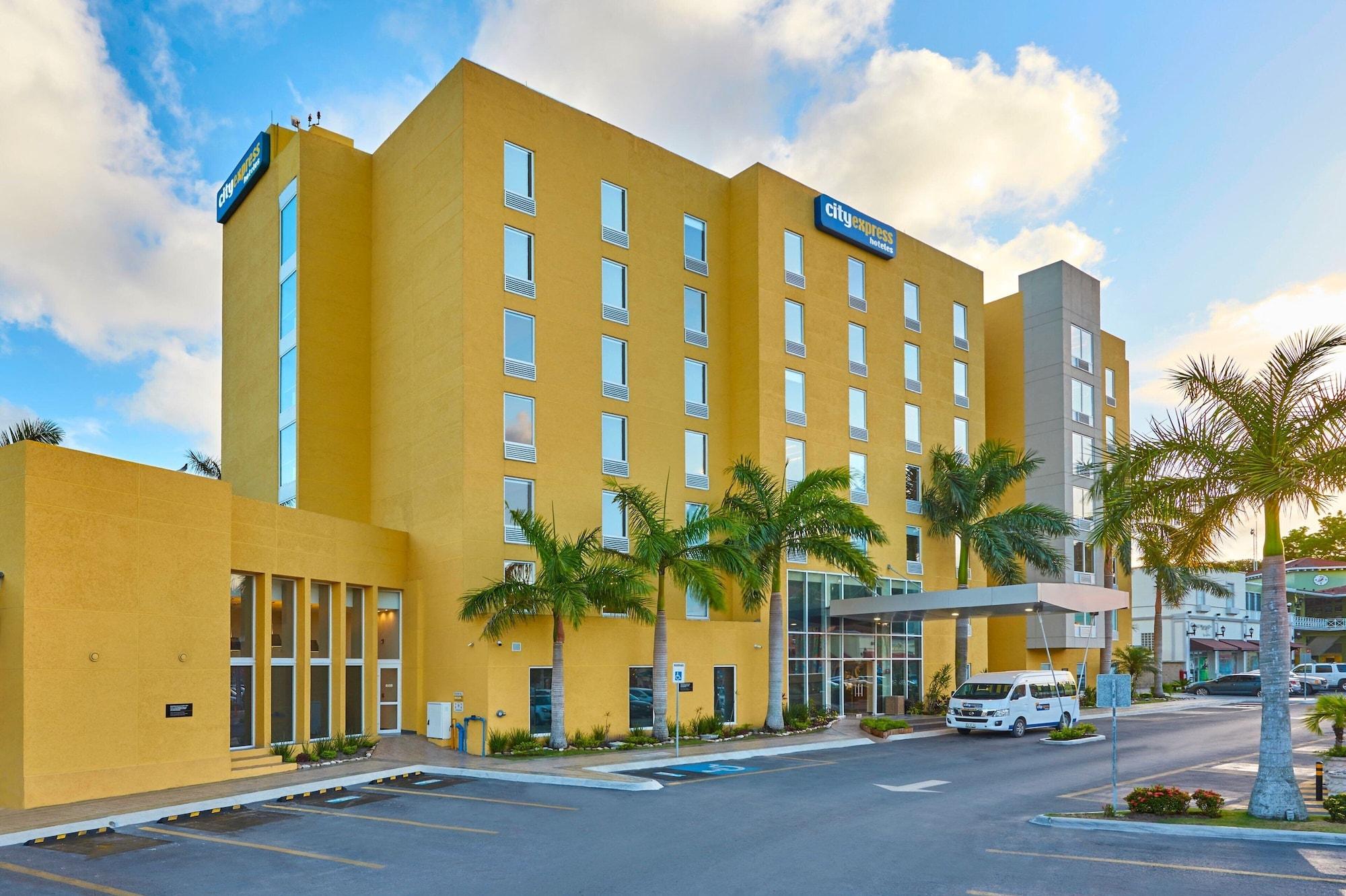 Vista Exterior City Express by Marriott Tampico