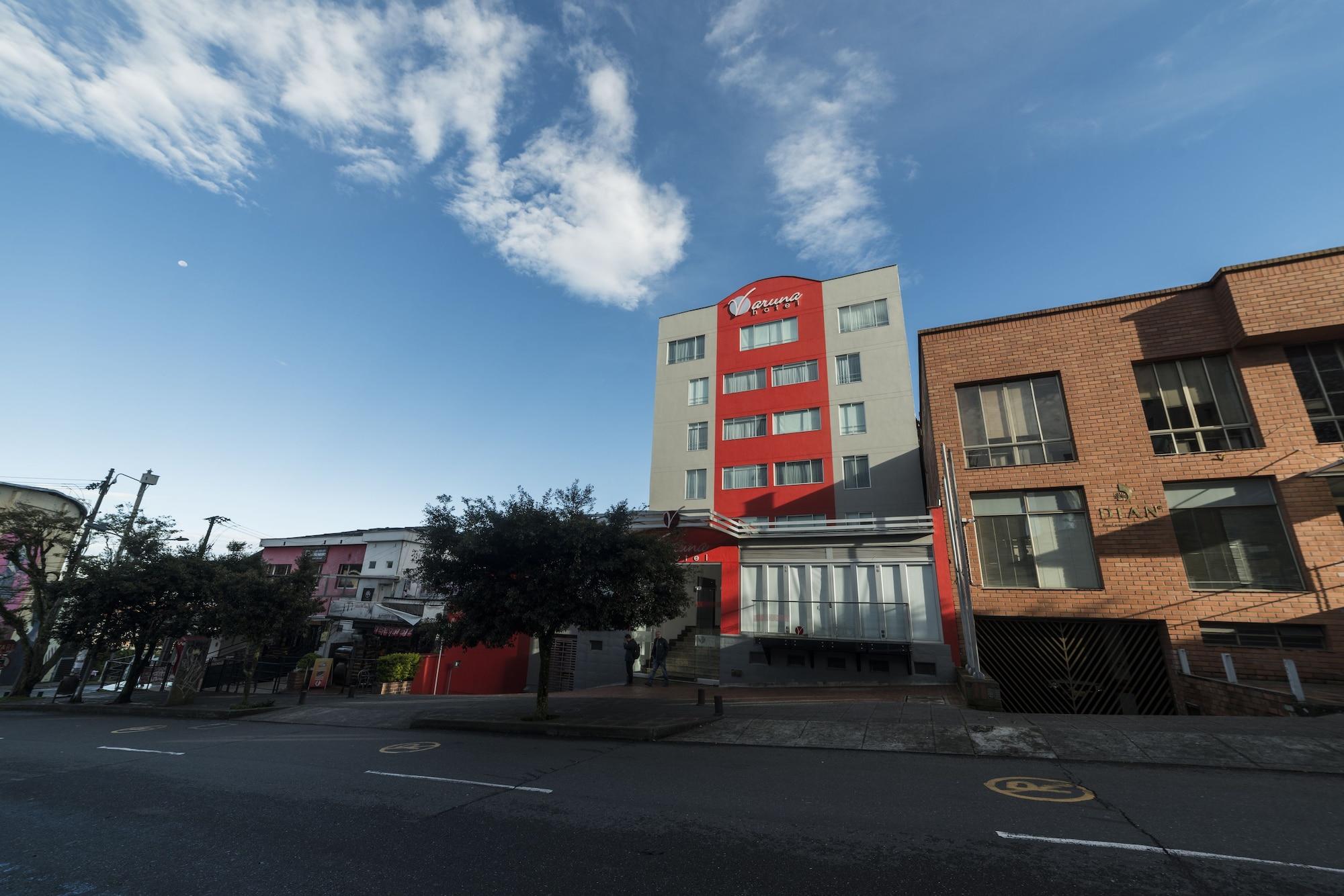 Vista Exterior Hotel Varuna