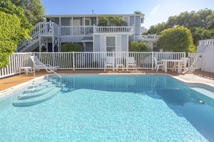 Alojamiento - Meranova Guest Inn
