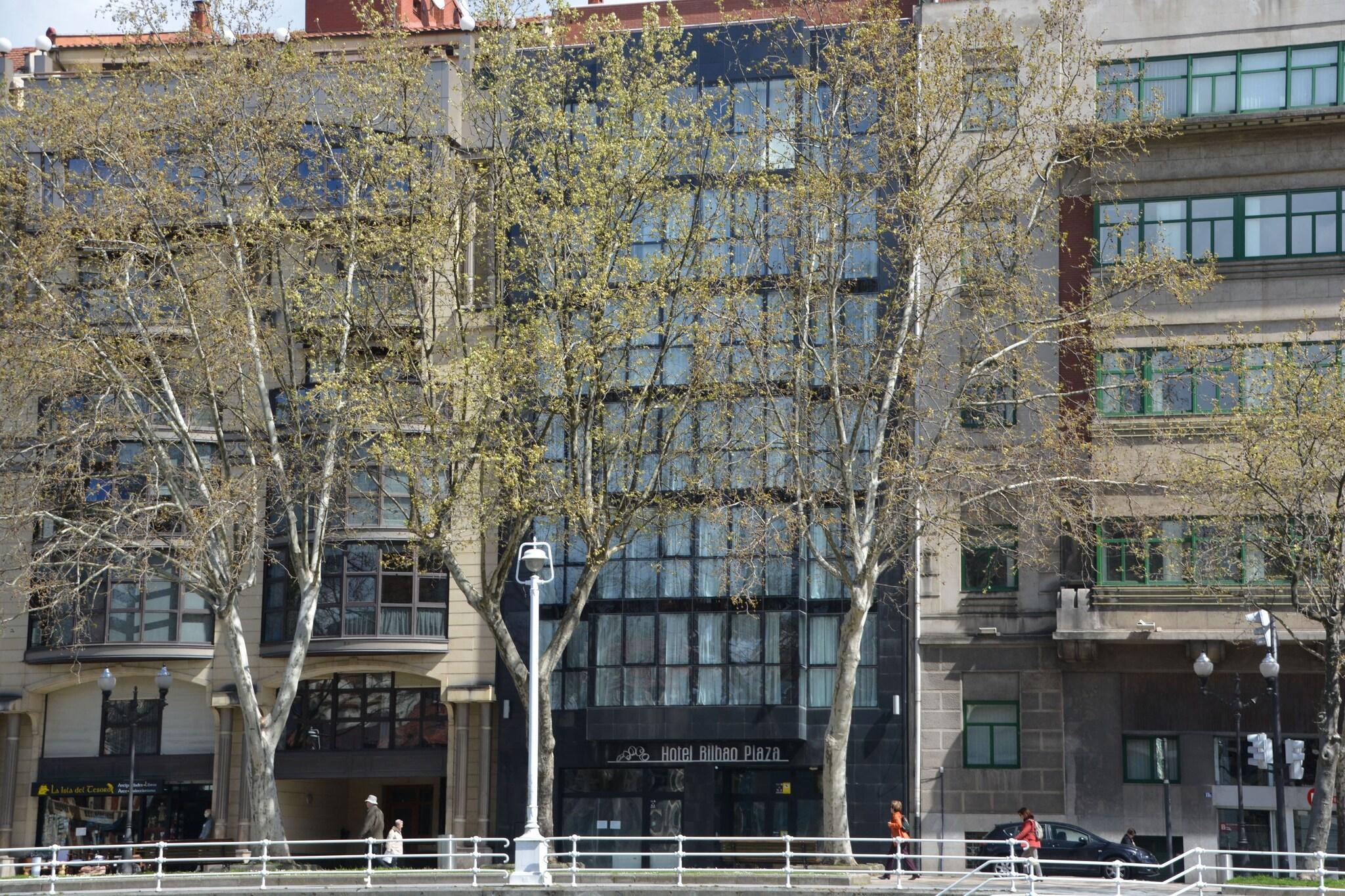 Vista Exterior Hotel Bilbao Plaza