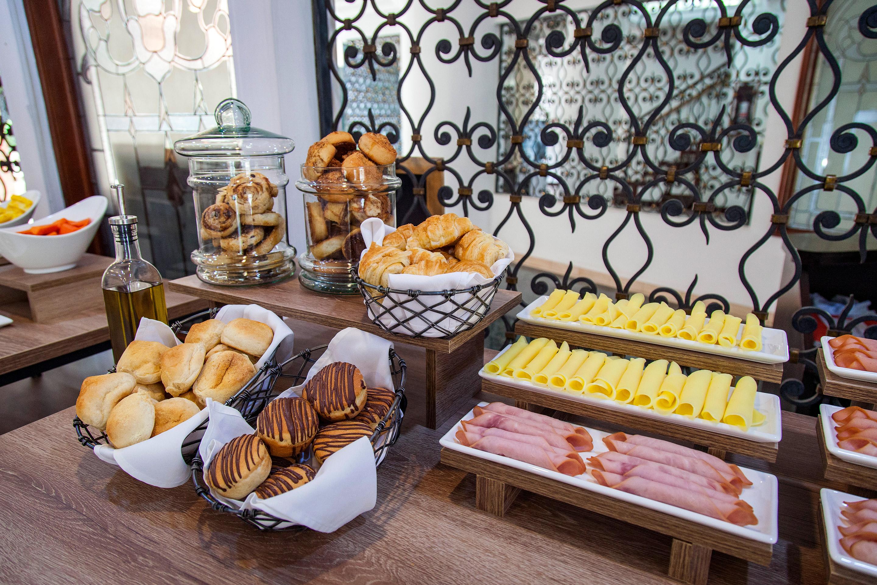 Hotel CASA LAURELES HOTEL