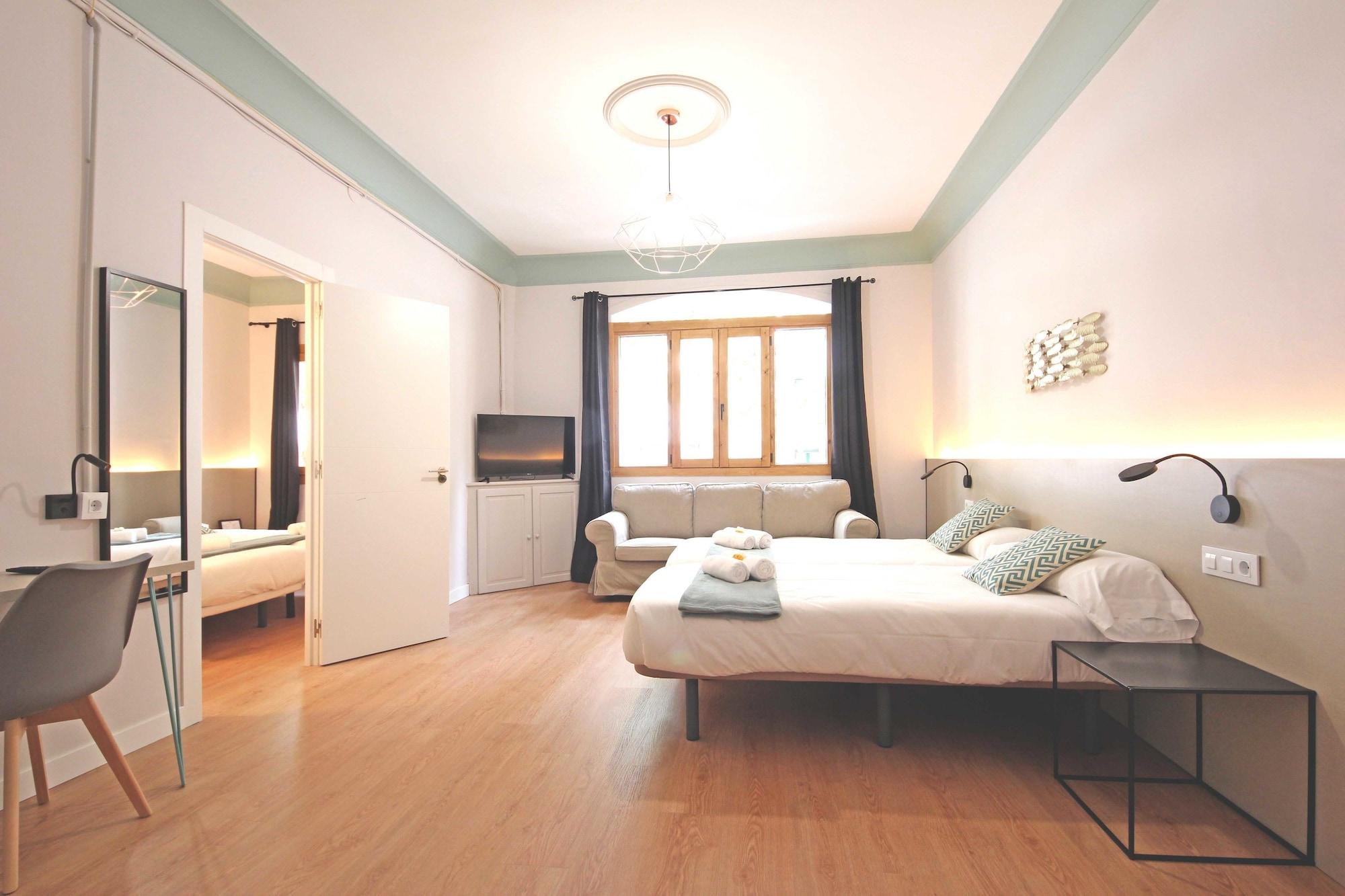 Varios Regina Selfcheck-in Smart Rooms