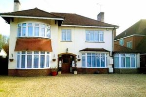 Alojamiento - LA B and B Guest Accommodation