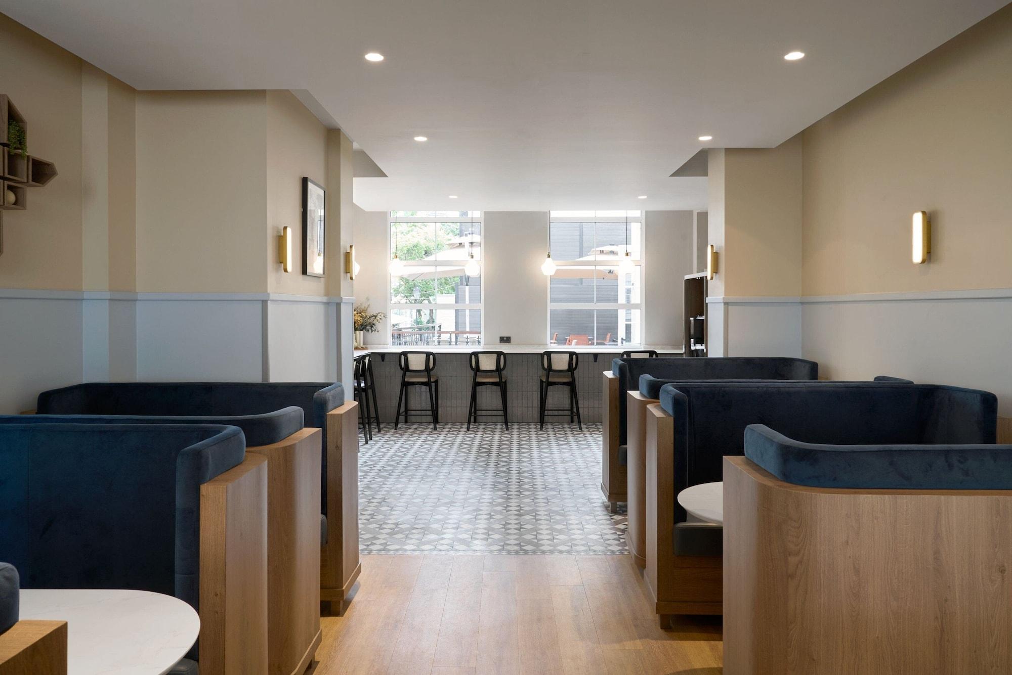 Vista Lobby Four Points Flex by Sheraton London Euston